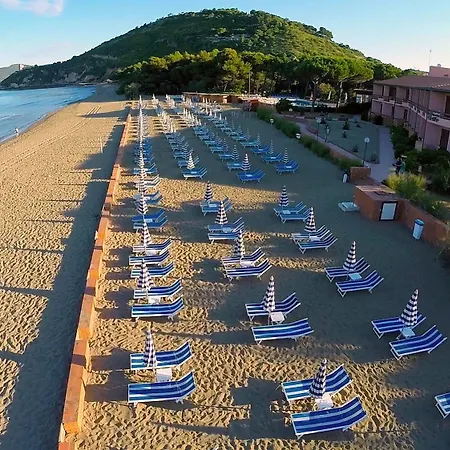 Corte Dei Butteri 4* فونتيبلاندا